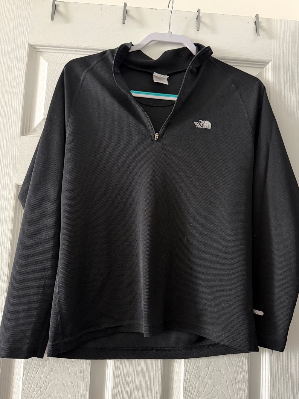 The North Face VaporWick Men’s Medium Black Quarter Zip Pullover